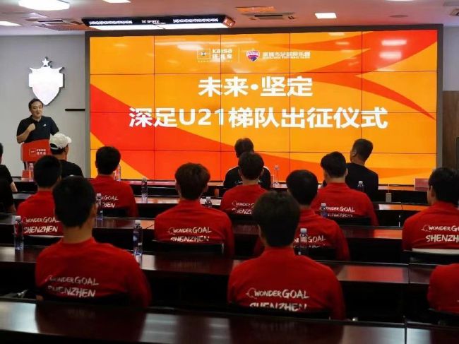 万破军为人最重情义，这也是万龙殿能够经营至今，并且成绩不菲的关键所在。